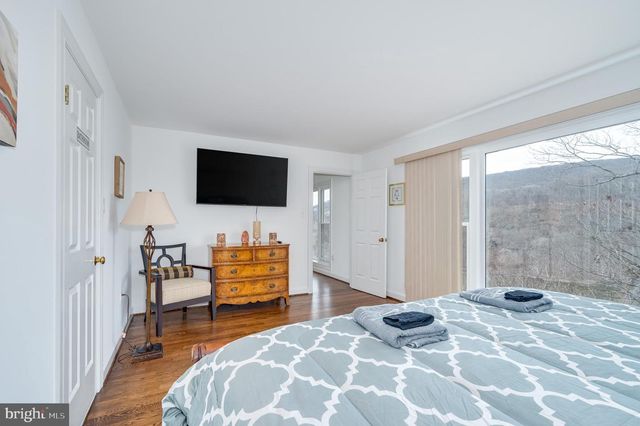 86 OLD STRIDER LN, Harpers Ferry, WV 25425