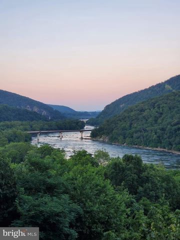 86 OLD STRIDER LN, Harpers Ferry, WV 25425