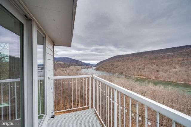86 OLD STRIDER LN, Harpers Ferry, WV 25425