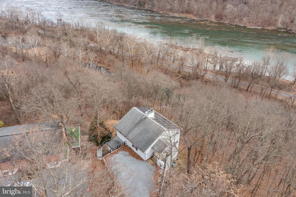 86 OLD STRIDER LN, Harpers Ferry, WV 25425