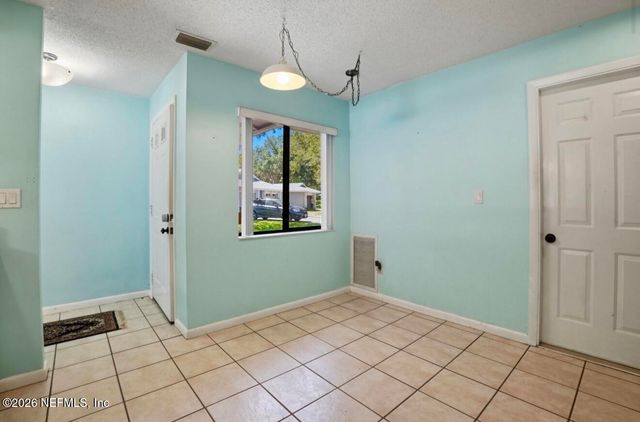 10 LAKE FOREST Circle N, Palm Coast, FL 32137