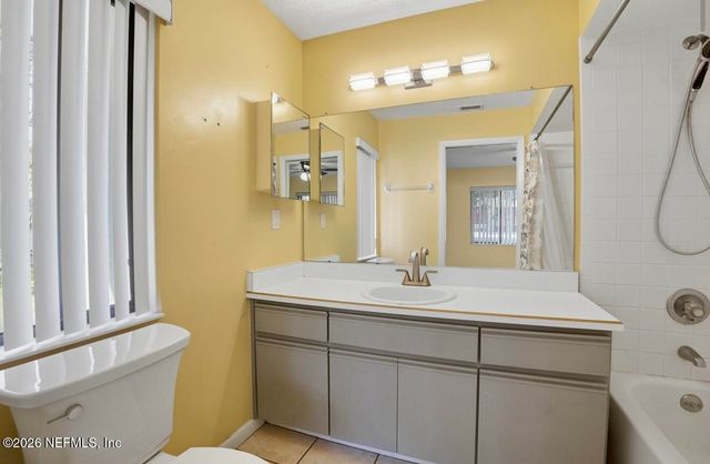 10 LAKE FOREST Circle N, Palm Coast, FL 32137