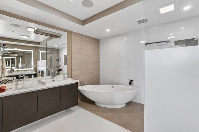 330 Sunny Isles Blvd 5-2301, Sunny Isles Beach, FL 33160