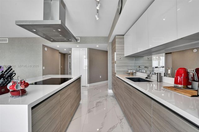 330 Sunny Isles Blvd 5-2301, Sunny Isles Beach, FL 33160