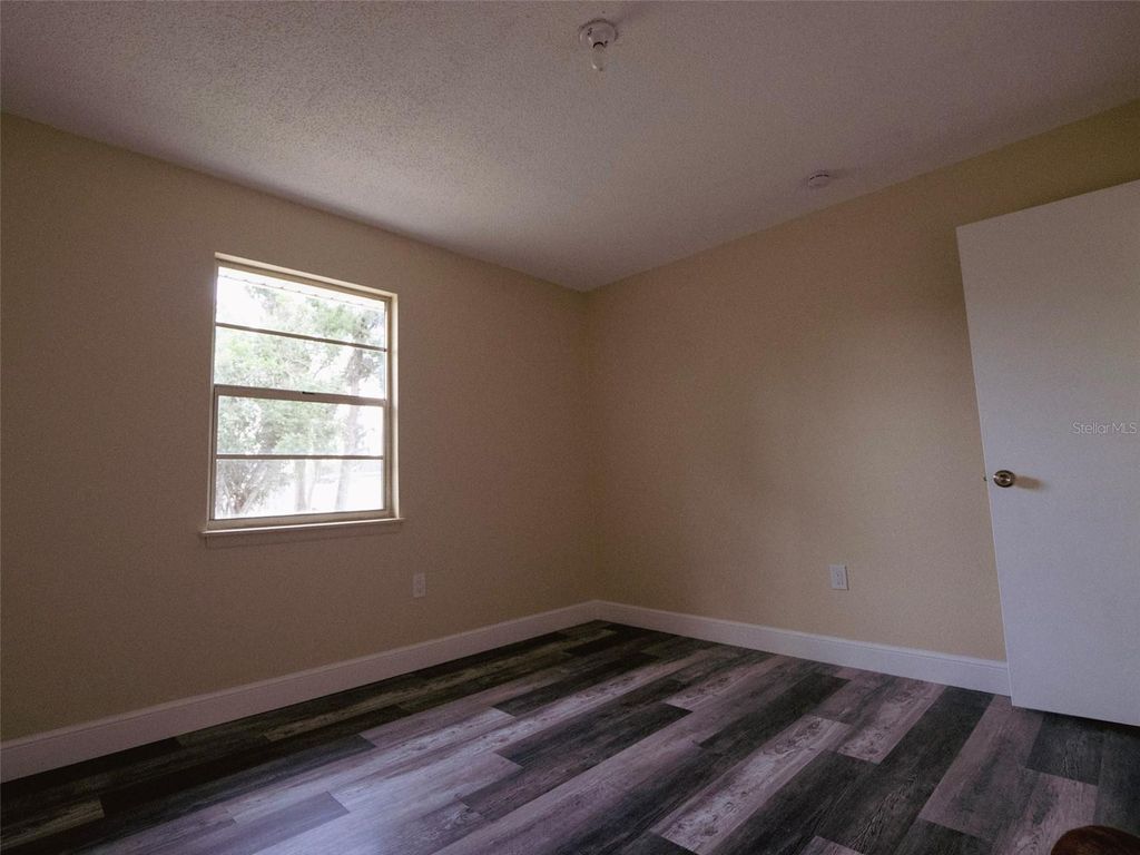 Image 12 of property listing at 12091 CROSSGATE AVENUE, Port Charlotte, FL 33981