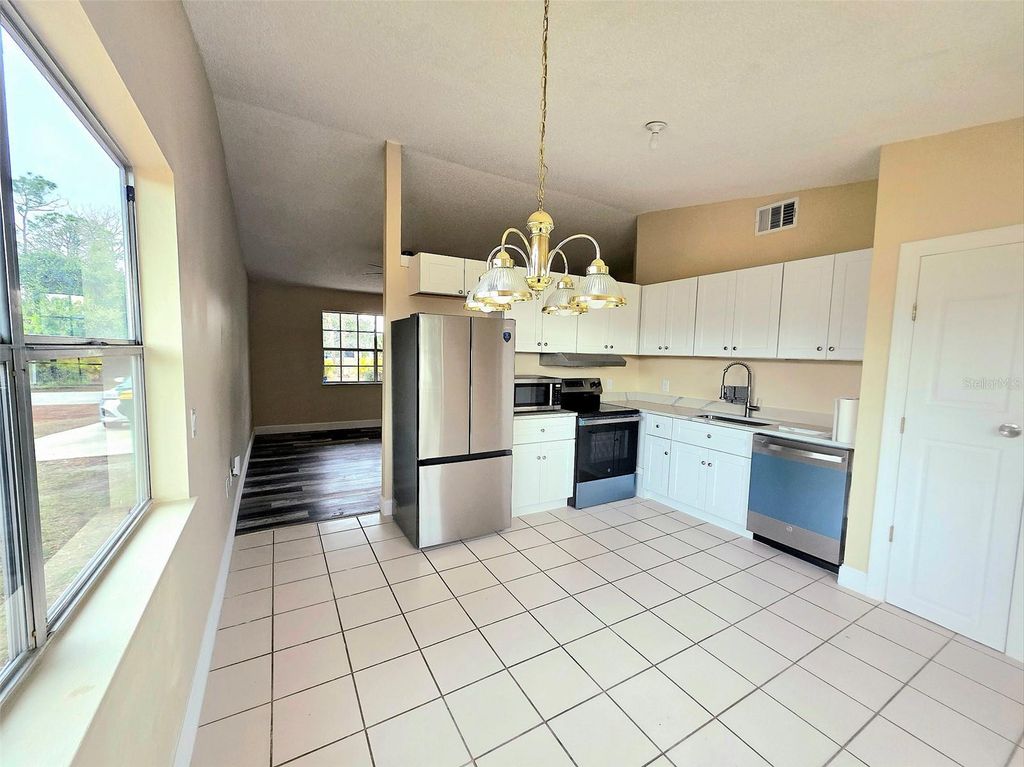 Image 13 of property listing at 12091 CROSSGATE AVENUE, Port Charlotte, FL 33981