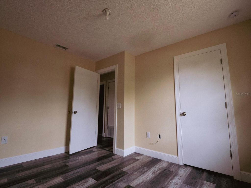 Image 8 of property listing at 12091 CROSSGATE AVENUE, Port Charlotte, FL 33981