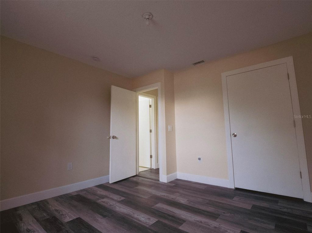 Image 10 of property listing at 12091 CROSSGATE AVENUE, Port Charlotte, FL 33981