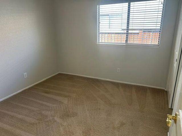 8758 Lemas Rd, Sacramento, CA 95828