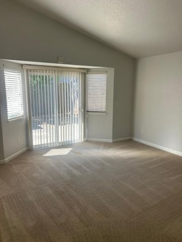8758 Lemas Rd, Sacramento, CA 95828