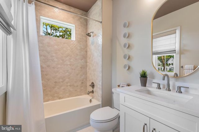 9600 PENIWILL DR, Lorton, VA 22079