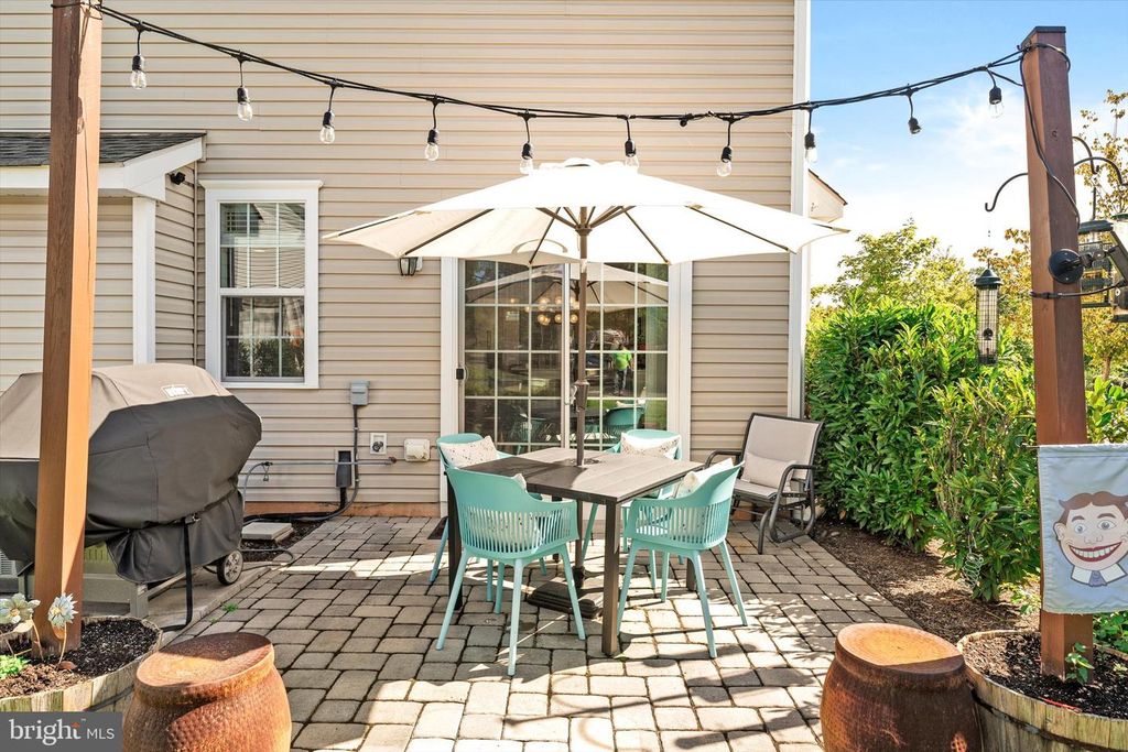1 CANNON DR, Pennington, NJ 08534