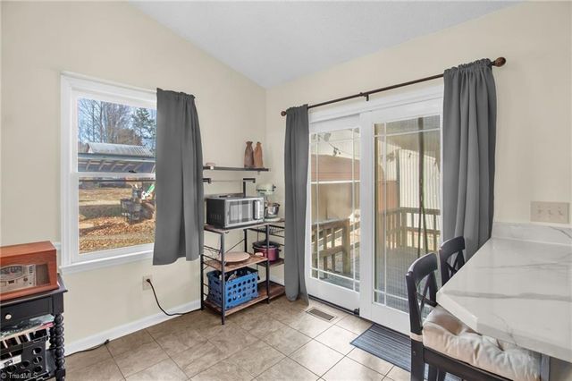 123 Rocky Knoll Circle, Greensboro, NC 27406