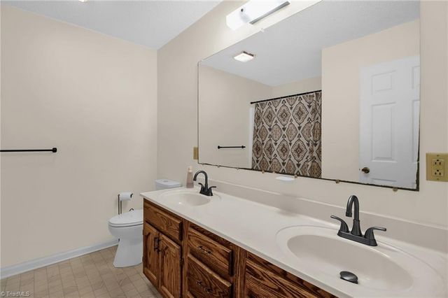 123 Rocky Knoll Circle, Greensboro, NC 27406