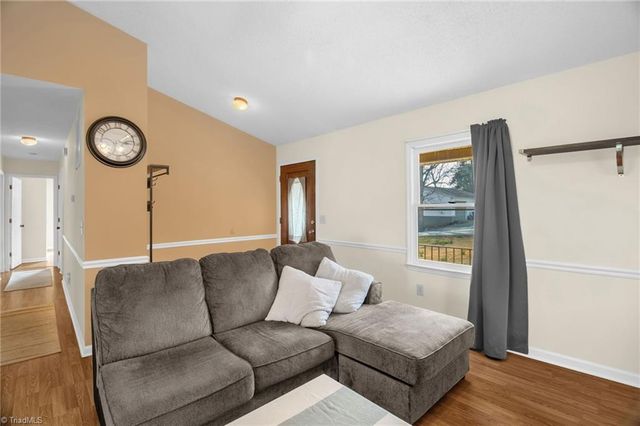 123 Rocky Knoll Circle, Greensboro, NC 27406