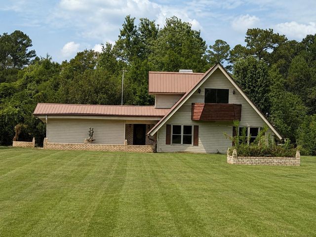 151 Lakeview Dr., Petal, MS 39465