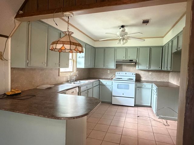 151 Lakeview Dr., Petal, MS 39465
