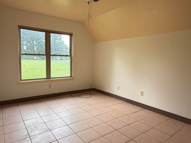 151 Lakeview Dr., Petal, MS 39465