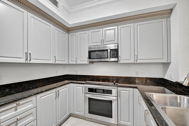 1 Renaissance Way 116, Boynton Beach, FL 33426