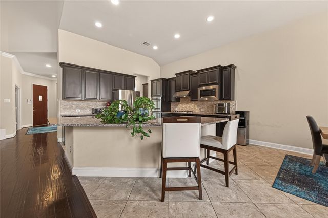 1904 Laguna Ridge Lane, Pearland, TX 77089