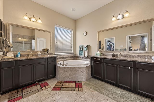 1904 Laguna Ridge Lane, Pearland, TX 77089