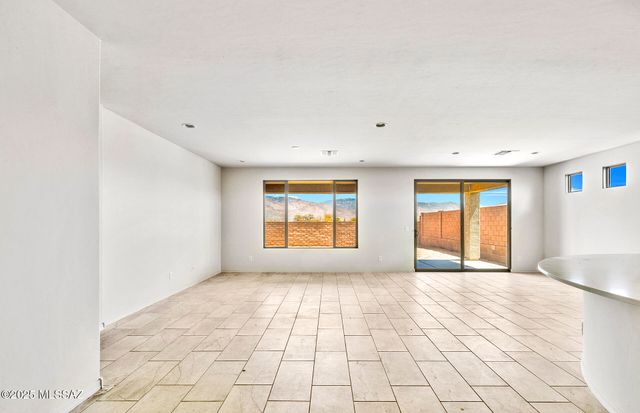 8389 S Coral Root Drive, Tucson, AZ 85747