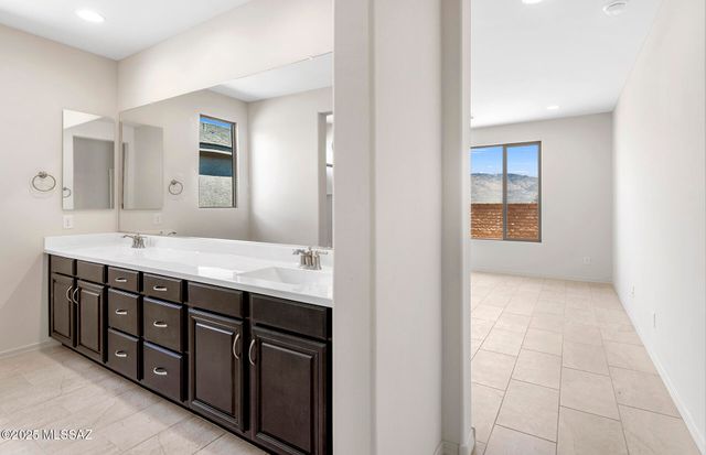 8389 S Coral Root Drive, Tucson, AZ 85747