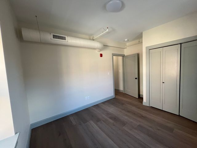 160 Seabury St 10, Fall River, MA 02720