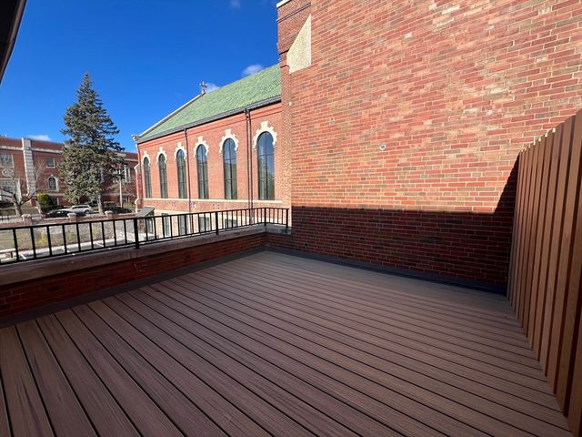 160 Seabury St 10, Fall River, MA 02720