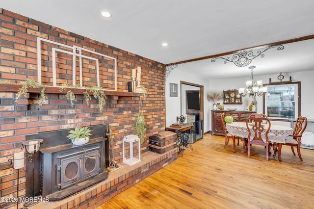 725 8th Avenue, Manchester, NJ 08759