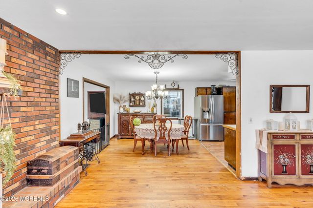725 8th Avenue, Manchester, NJ 08759