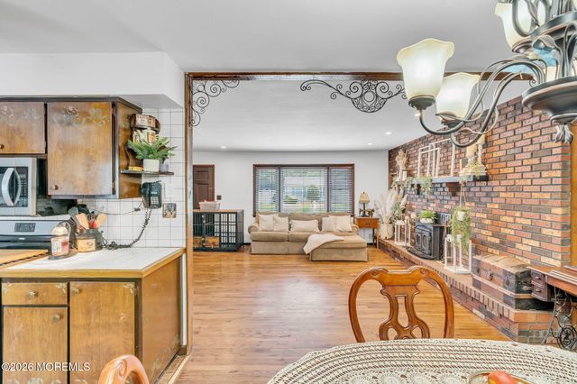 725 8th Avenue, Manchester, NJ 08759