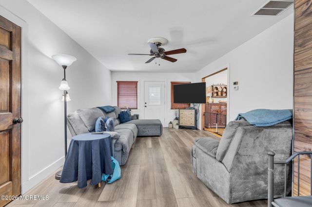 725 8th Avenue, Manchester, NJ 08759