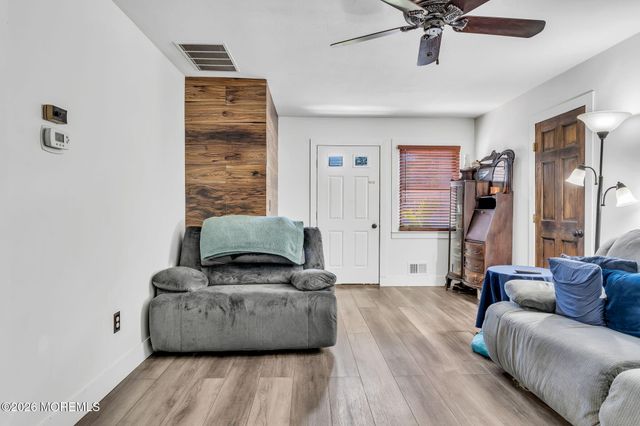 725 8th Avenue, Manchester, NJ 08759
