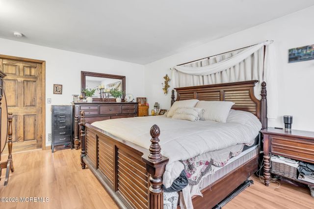 725 8th Avenue, Manchester, NJ 08759