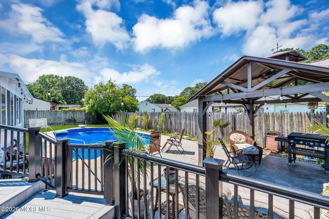 725 8th Avenue, Manchester, NJ 08759