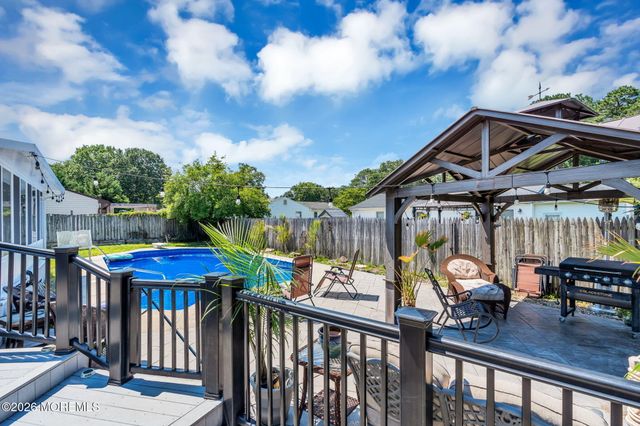 725 8th Avenue, Manchester, NJ 08759