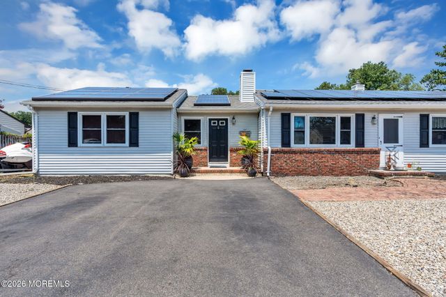 725 8th Avenue, Manchester, NJ 08759