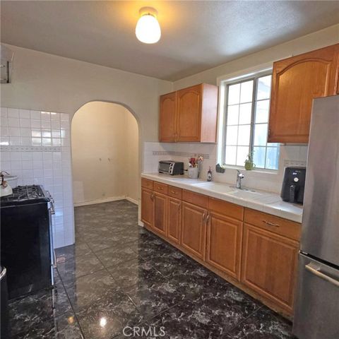 2195 Maine Ave, Long Beach, CA 90806