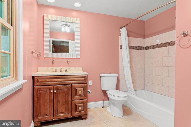 644 ROBINSON LN, Haverford, PA 19041
