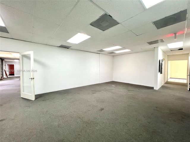 3425 NW 73rd Ave, Miami, FL 33122