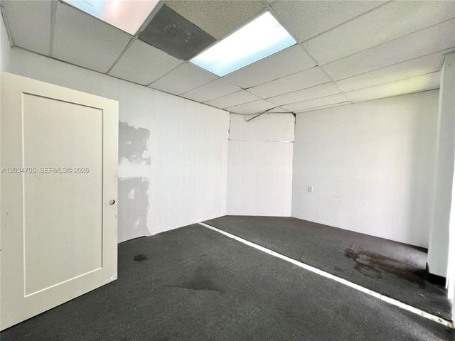 3425 NW 73rd Ave, Miami, FL 33122