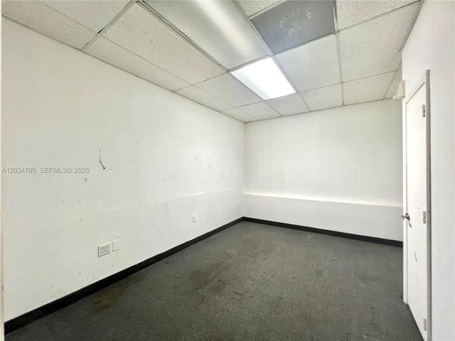 3425 NW 73rd Ave, Miami, FL 33122