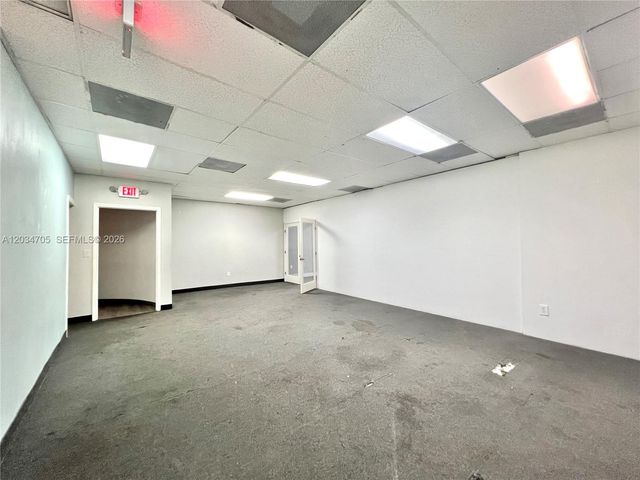 3425 NW 73rd Ave, Miami, FL 33122