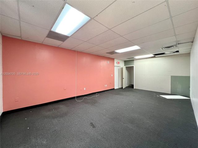 3425 NW 73rd Ave, Miami, FL 33122
