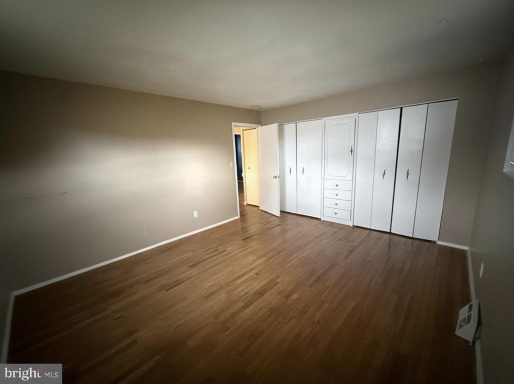 Image 11 of property listing at 303 MACKINTOSH DR, Glen Burnie, MD 21061