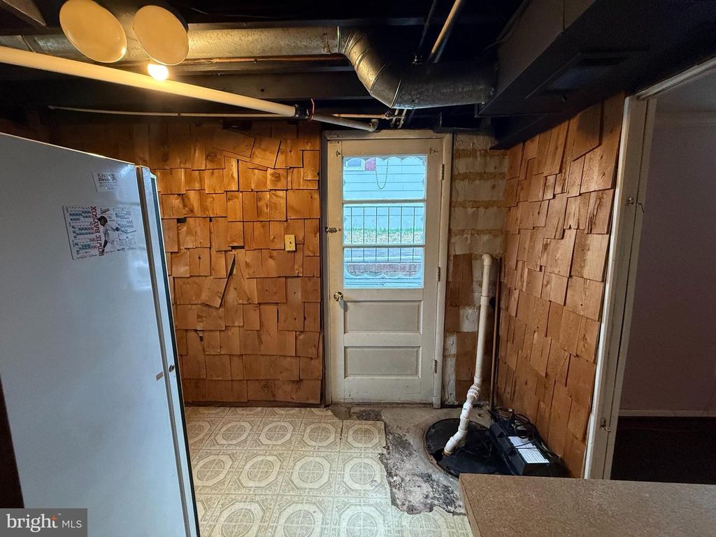 Image 20 of property listing at 303 MACKINTOSH DR, Glen Burnie, MD 21061