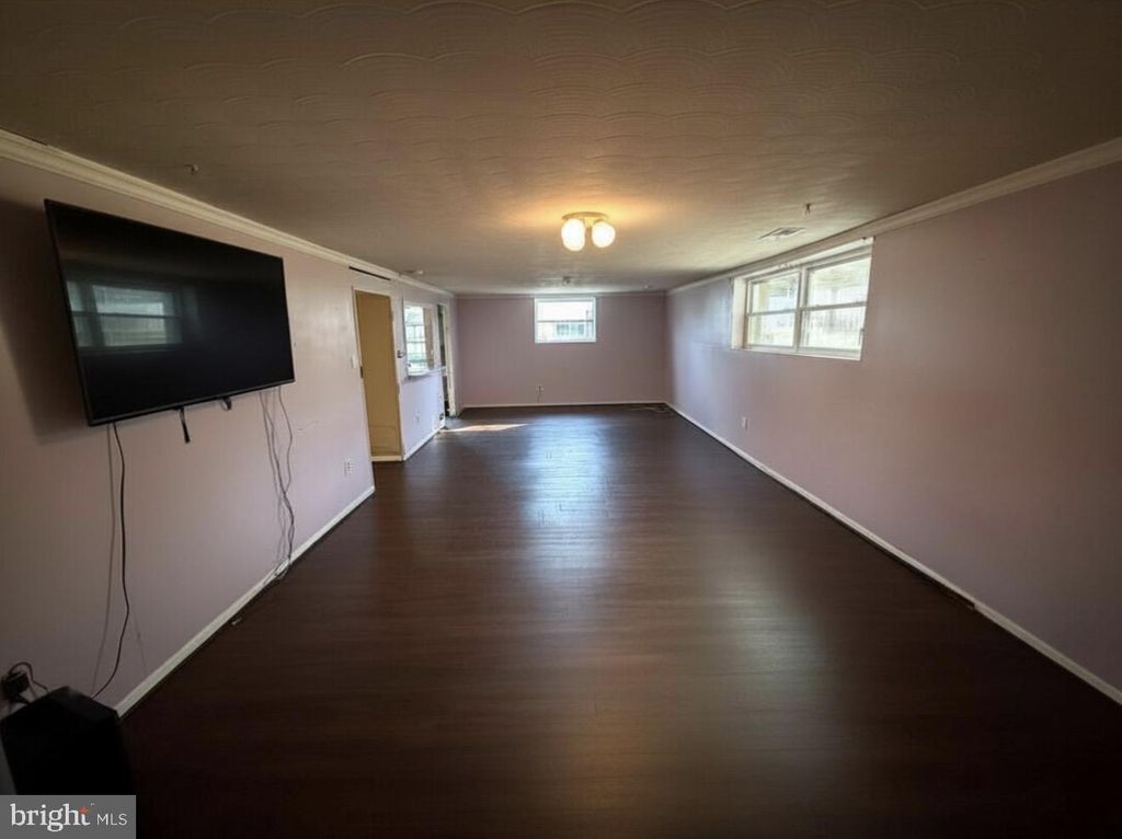 Image 21 of property listing at 303 MACKINTOSH DR, Glen Burnie, MD 21061