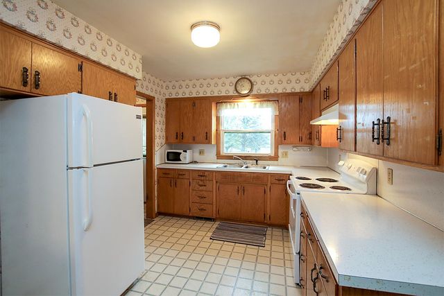 555 N High Drive NE, Hutchinson, MN 55350