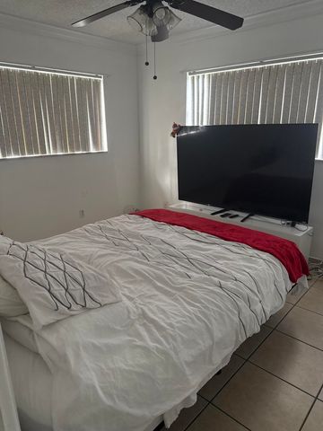 5443 Cresthaven Boulevard F, West Palm Beach, FL 33415
